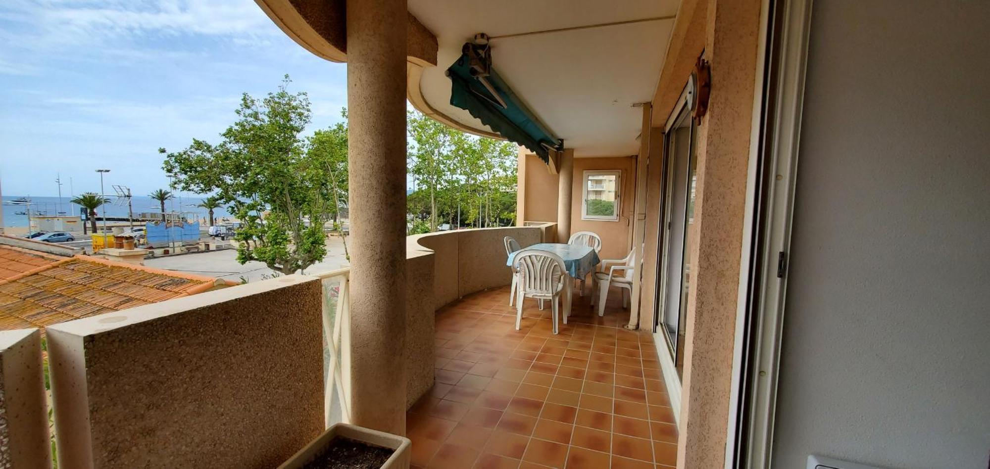 Rosa Baia Rare 110m2 , 3 Chambres, Vue Mer, 6 Pers *